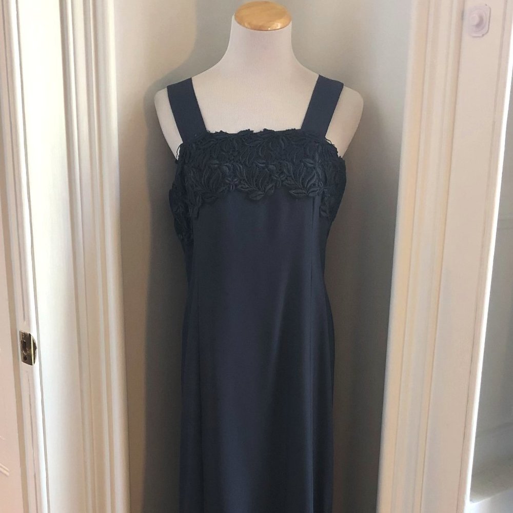 Neiman Marcus Size M Long Formal Mermaid Flare Dress Slate Gray Blue Lace